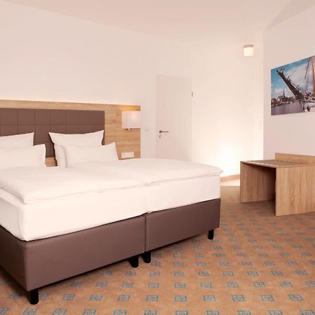 Hotel Frisia Leer Bagian luar foto
