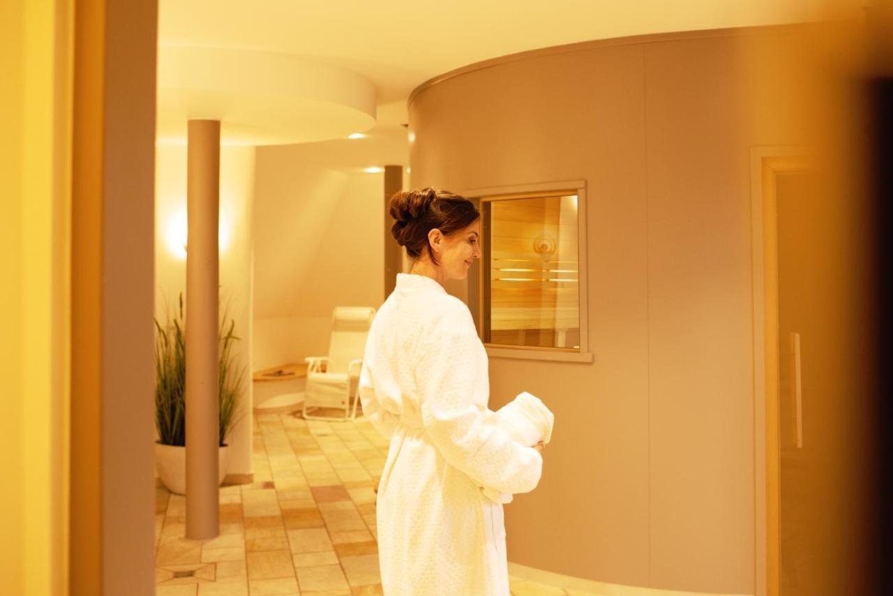 Hotel Frisia Leer Bagian luar foto