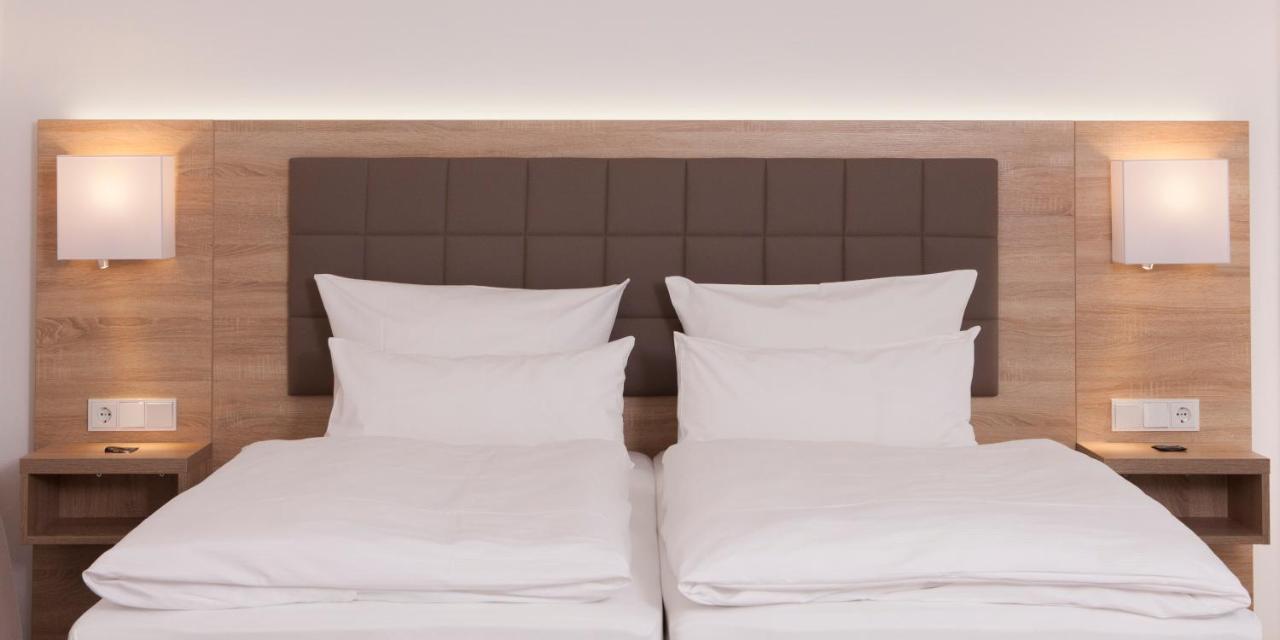 Hotel Frisia Leer Bagian luar foto