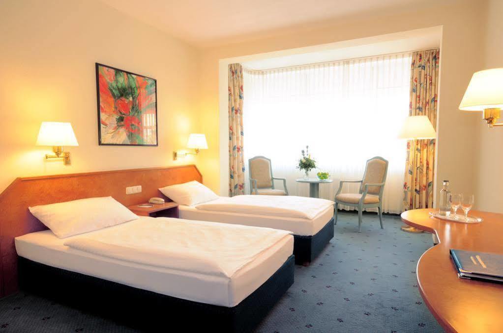 Hotel Frisia Leer Bagian luar foto